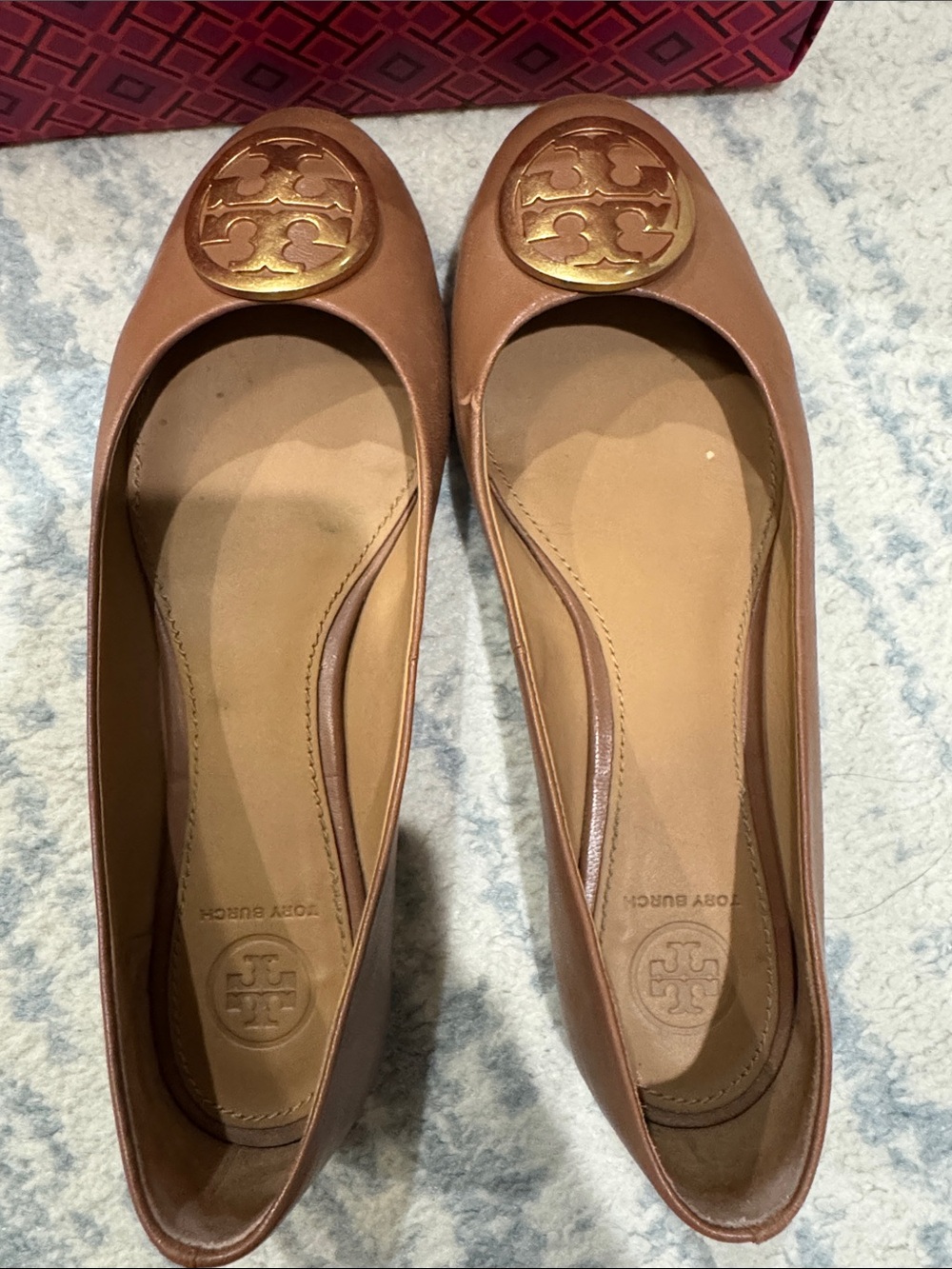 Tory Burch Tan Leather Logo Benton Ballet Flat with Gold Medallion - Picture 9 of 9